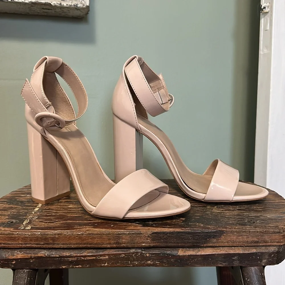 MIX No. 6 Avrey Nude Patent Leather Block Heel Sandals